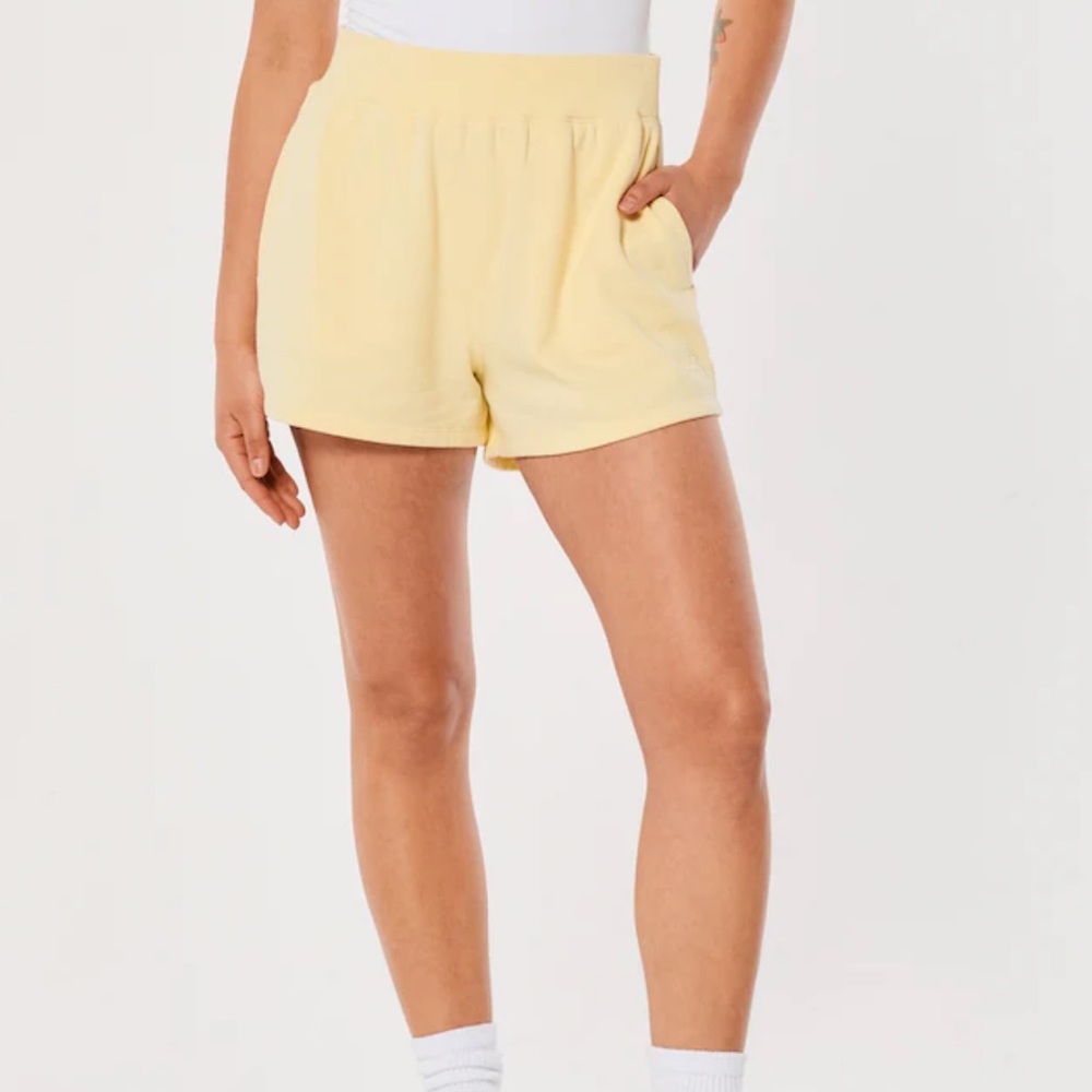 NWT Hollister High Rise Sweatshorts size medium